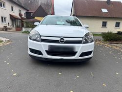 Weiß Gebraucht 2005 Opel Astra Limousine | 1.700 € (Guter Preis)