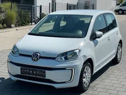 Weiß Gebraucht 2021 VW e-up! Kleinwagen | 9.980 €