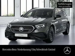 Grau Gebraucht 2025 Mercedes E220 AMG line Limousine | 68.490 €