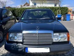 Gebraucht 1990 Mercedes E200 Edition Limousine | 4.800 €