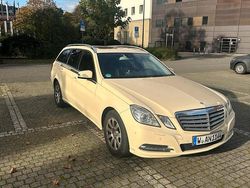 Gelb Gebraucht 2012 Mercedes E200 Kombi | 4.600 €