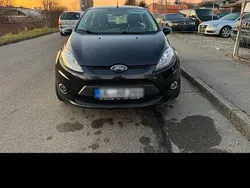 Schwarz Gebraucht 2011 Ford Fiesta Kleinwagen | 2.700 €