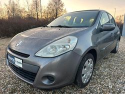 Grau Gebraucht 2012 Renault Clio IV Expression Limousine | 4.190 € (Guter Preis)