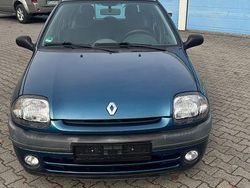 Blau Gebraucht 1999 Renault Clio II Limousine | 1.250 € (Fairer Preis)