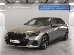 Grau Gebraucht 2025 BMW 550e M Sport Limousine | 78.400 € (Fairer Preis)