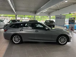 Skyscraper grau Gebraucht 2023 BMW 318 Sport Line Kombi | 30.500 € (Fairer Preis)