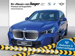 Portimao blau metallic Gebraucht 2025 BMW iX1 M Sport SUV | 56.990 €