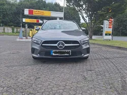Grau Gebraucht 2019 Mercedes A200 Limousine | 22.000 € (Etwas zu teuer)