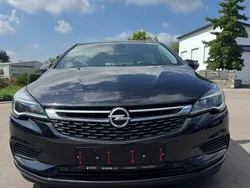 Schwarz Gebraucht 2017 Opel Astra Edition Limousine | 9.200 € (Etwas zu teuer)