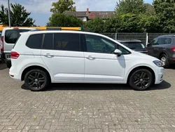 Weiß Gebraucht 2018 VW Touran Highline Van / Kleinbus | 13.950 € (Guter Preis)