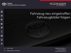 Weiß Gebraucht 2017 Toyota Yaris Hybrid Edition-S Limousine | 10.800 € (Fairer Preis)