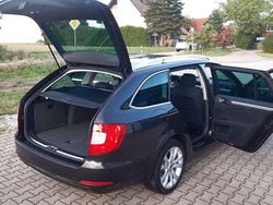 Braun Gebraucht 2012 Skoda Superb Family Kombi | 7.750 € (Etwas zu teuer)
