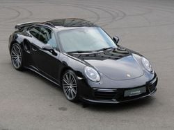 Tiefschwarz metallic Gebraucht 2016 Porsche 911 Turbo Coupé | 93.991 €
