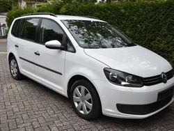 Weiß Gebraucht 2014 VW Touran Van / Kleinbus | 4.900 € (Fairer Preis)