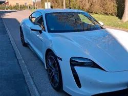 Weiß Gebraucht 2021 Porsche Taycan Limousine | 56.500 €