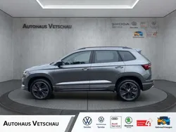 Grau Gebraucht 2024 Skoda Karoq SportLine SUV | 37.550 € (Teuer)