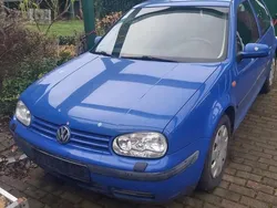Blau Gebraucht 1998 VW Golf IV Kleinwagen | 550 €