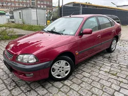 Rot Gebraucht 1999 Toyota Avensis Sol Limousine | 1.950 € (Fairer Preis)