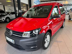Rot Gebraucht 2018 VW Caddy Maxi Trendline Van / Kleinbus | 19.990 € (Teuer)