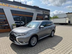 Grau Gebraucht 2020 Mitsubishi Outlander P-HEV Plus SUV | 22.015 € (Fairer Preis)