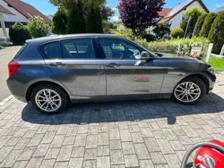 Grau Gebraucht 2016 BMW 118 Kleinwagen | 16.400 € (Fairer Preis)