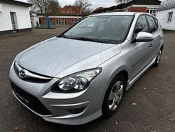 Silber Gebraucht 2011 Hyundai i30 Limousine | 3.490 € (Guter Preis)