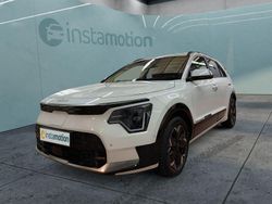 Weiß Gebraucht 2024 Kia e-Niro Inspiration SUV | 30.549 € (Fairer Preis)
