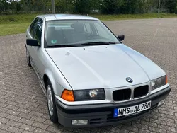 Silber Gebraucht 1991 BMW 318 Limousine | 2.490 €