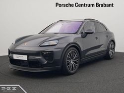 Grau Gebraucht 2024 Porsche Macan SUV | 104.750 €