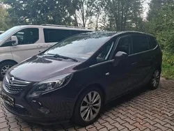 Braun Gebraucht 2014 Opel Zafira Tourer Van / Kleinbus | 9.500 €