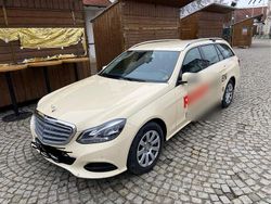 Beige Gebraucht 2016 Mercedes E200 Kombi | 4.499 €