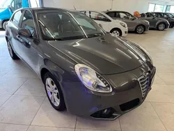 Grau Gebraucht 2011 Alfa Romeo Giulietta Turismo Kleinwagen | 2.999 € (Superpreis)