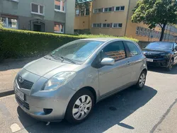 Silber Gebraucht 2007 Toyota Yaris Kleinwagen | 1.200 € (Guter Preis)
