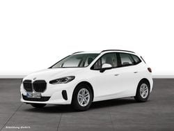 Weiß Gebraucht 2024 BMW 218 Active Tourer Van / Kleinbus | 34.490 € (Teuer)