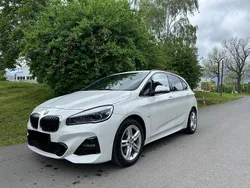 Weiß Gebraucht 2018 BMW 218 Active Tourer M Sport Van / Kleinbus | 16.499 € (Fairer Preis)