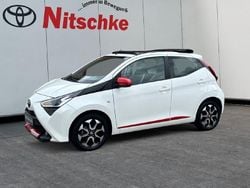 Schneeweiß Gebraucht 2020 Toyota Aygo x-sky Kleinwagen | 12.490 € (Etwas zu teuer)