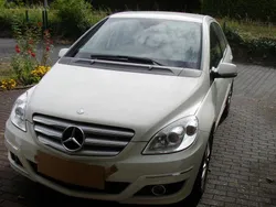 Weiß Gebraucht 2009 Mercedes B180 Van / Kleinbus | 8.200 €