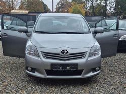 Silber Gebraucht 2012 Toyota Verso Van / Kleinbus | 6.990 € (Fairer Preis)