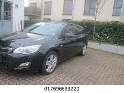 Schwarz Gebraucht 2012 Opel Astra Design Edition Kombi | 4.999 € (Guter Preis)