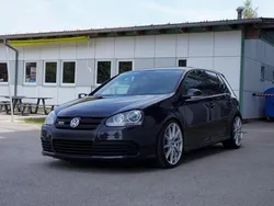 Schwarz Gebraucht 2008 VW Golf V R Kleinwagen | 18.000 €