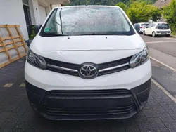 Weiß Gebraucht 2019 Toyota Proace Van | 15.999 € (Etwas zu teuer)