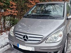 Braun Gebraucht 2007 Mercedes B180 Van / Kleinbus | 2.200 € (Superpreis)