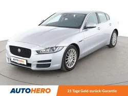 Grau Gebraucht 2015 Jaguar XE Prestige Limousine | 15.620 € (Fairer Preis)