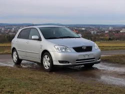 Silber Gebraucht 2003 Toyota Corolla Kleinwagen | 4.000 € (Etwas zu teuer)