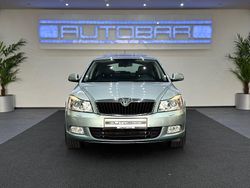 Arcticgrün Gebraucht 2011 Skoda Octavia Elegance Kombi | 7.900 € (Guter Preis)