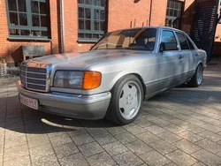 Silber Gebraucht 1988 Mercedes 260 Limousine | 10.999 €