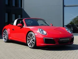 Karminrot Gebraucht 2017 Porsche 911 Targa 4S Cabrio | 128.500 € (Etwas zu teuer)