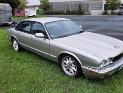 Silber Gebraucht 1999 Jaguar XJ8 Limousine | 5.501 €