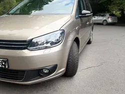 Gold Gebraucht 2012 VW Touran Highline Van / Kleinbus | 10.400 € (Fairer Preis)