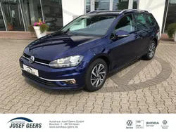 Blau Gebraucht 2018 VW Golf VII Sound Kombi | 15.890 € (Fairer Preis)